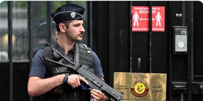 Katar'ın Paris Büyükelçiliğine girmeye çalışan kişi güvenlik görevlisini öldürdü