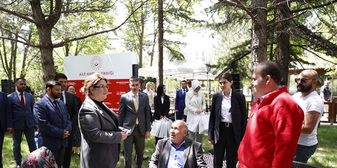 Bakan Yanık, Aile Haftası kapsamında düzenlenen piknikte konuştu