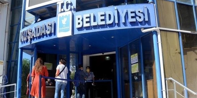 Kuşadası Belediyesinde 2 memur görevden uzaklaştırıldı