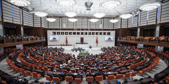 CHP'li Özel, basın, sosyal medya ve internet haberciliğine ilişkin teklifi eleştirdi