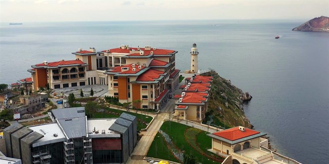 Erdoğan, cuma namazını Demokrasi ve Özgürlükler Adası'ndaki camide kıldı