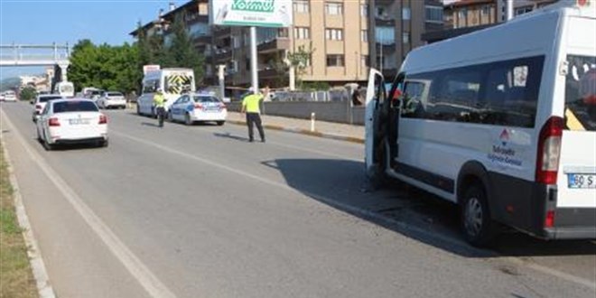 Tokat'ta 3 aracın karıştığı zincirleme kazada 7 işçi yaralandı