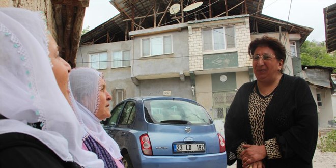 Gurbetten dönüp 300 yıllık köyün ilk kadın muhtarı oldu
