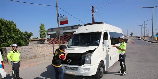 Motosiklet, traktör ve servis araçları denetlendi, 1358 araç trafikten men edildi