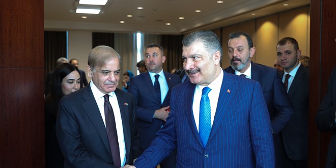 Pakistan Başbakanı Şerif, Sağlık Bakanı Koca ile görüştü