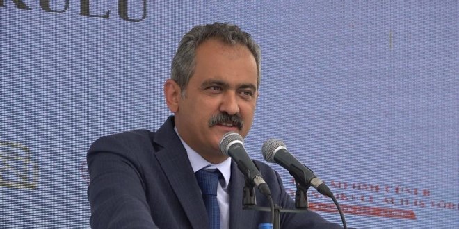 Bakan Özer, 'kronik bir problem' diyerek açıkladı: İngilizce yaz okulunu açıyoruz