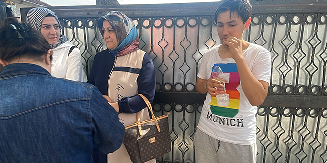 LGS'ye geç kalan da kimliğini unutan da polisten yardım istedi