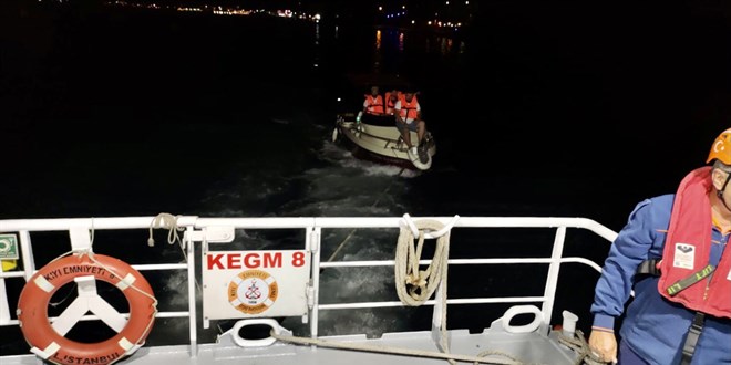 Sarıyer açıklarında sürüklenen tekne kurtarıldı