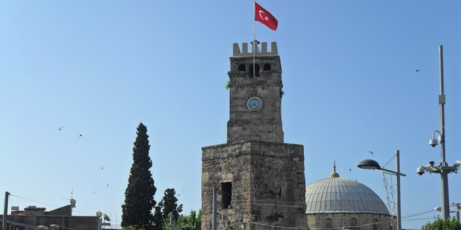 Tarihi Saat Kulesi'ndeki orijinal saatin yerine başkasının konulduğu iddiasına doğrulama