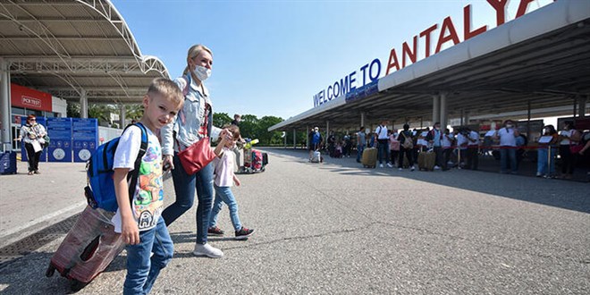 Savaş dönemi gelen Rus turist sayısı, pandemili yılları geçti