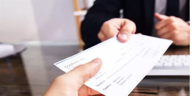 Çek şebekesi 'temiz sicil'le dolandırıyor