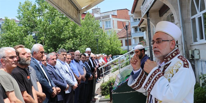 Kastamonu Mfts Bilgi, vefat eden annesinin cenaze namazn kldrd