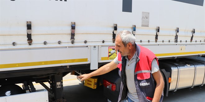 Tırlara 'kaçak göçmen' önlemi uzun yol şoförlerini sevindirdi