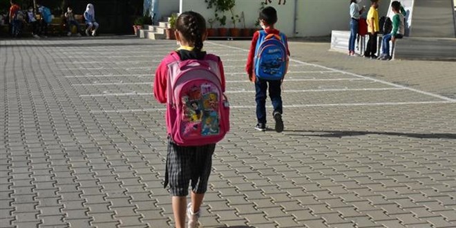 Bir yılda 8 bin çocuk tarla yerine okula gitti