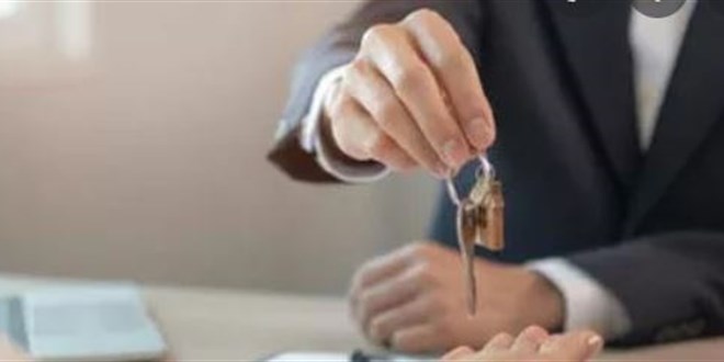 Başkasının evini kiraya çıkarıp kapora aldı