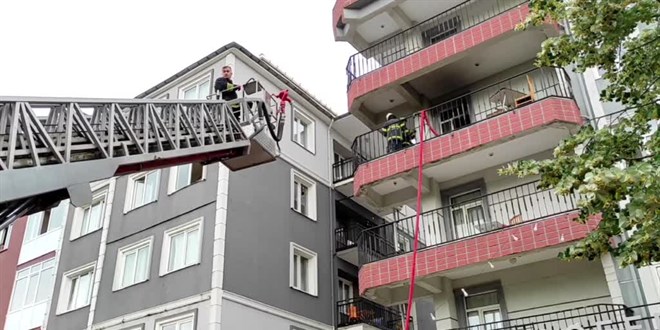 Edirne'de öğrencilerin kaldığı pansiyonda çıkan yangın söndürüldü