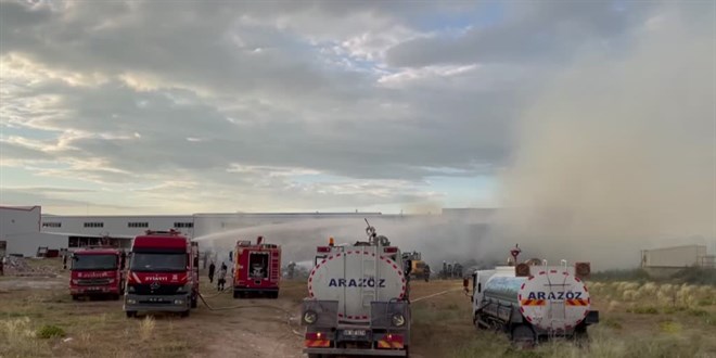 Aksaray'da geri dönüşüm fabrikasında yangın çıktı