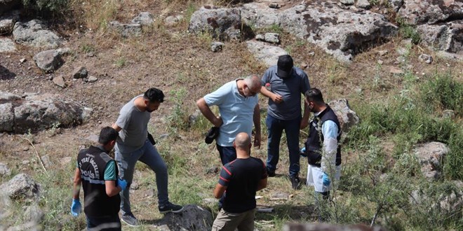 Şüphelinin itiraf ettiği vadide onlarca kemik bulundu