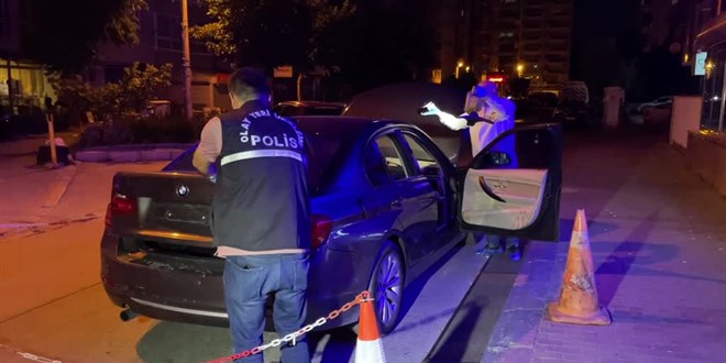 İzmir'de polis ekibine silahlı saldırıda 1'i polis 2 kişi yaralandı