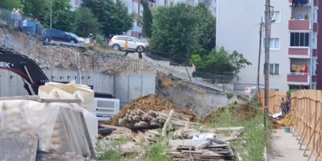Sarıyer'de inşaat sırasında çöken yola vatandaşlar tepki gösterdi