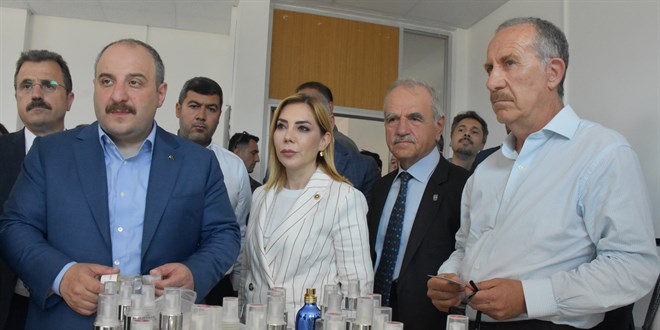 Bakan Varank: 81 ilimizde etkili yatırımlar yapıyoruz