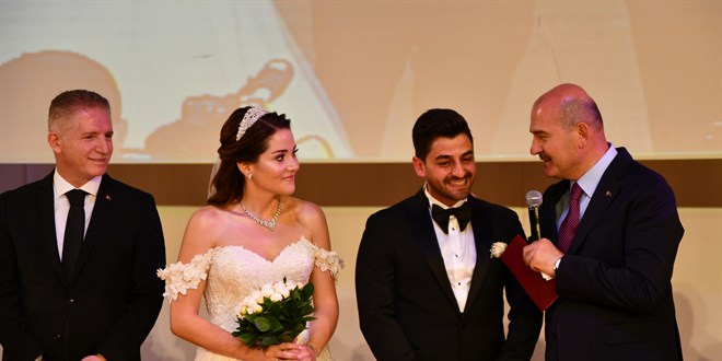 İçişleri Bakanı Soylu, MHP Gaziantep Milletvekili Atay'ın kızının nikah merasimine katıldı