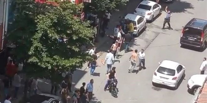 İşçi-patron kavgası, mahalleyi savaş alanına çevirdi