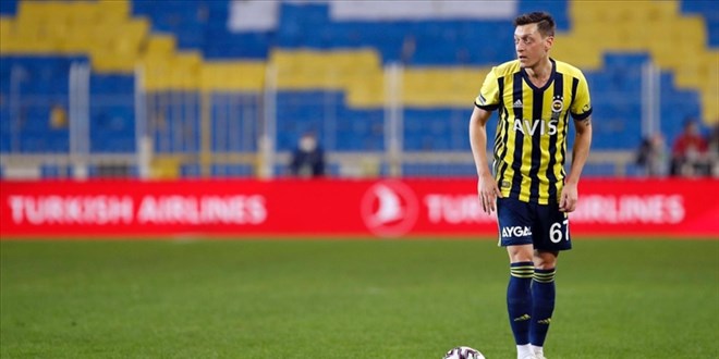 Mesut Özil, Fenerbahçe'yi takipten çıkardı