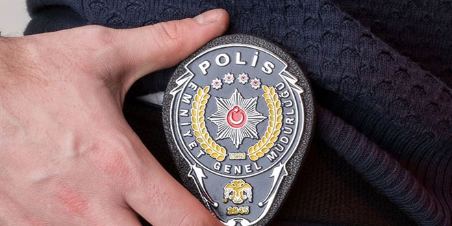 İstihbaratçı polis, meslektaşını 'FETÖ listesi' ile dolandırdı!