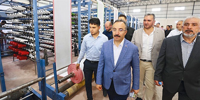 Bakanlık gazetecileri Çobanbey ve Azez'e götürdü