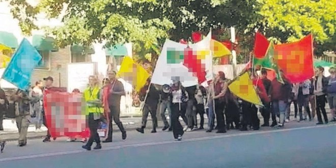 NATO'yu isteyen İsveç'te terör yürüyüşü serbest