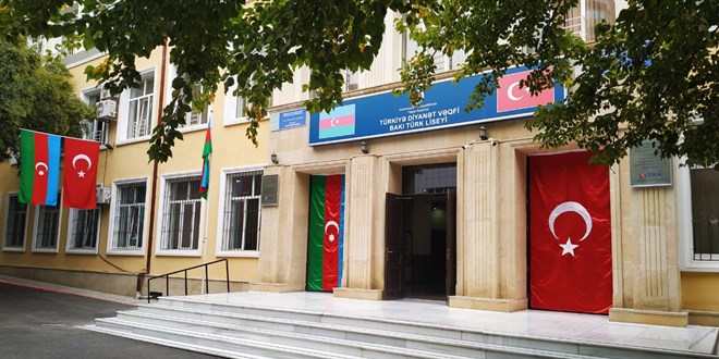 Azerbaycan'ın birincileri TDV Bakü Türk Lisesi'nden