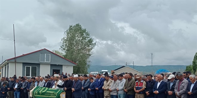 Hayvan otlatma kavgasında ölen belediye meclis üyesinin cenazesi defnedildi