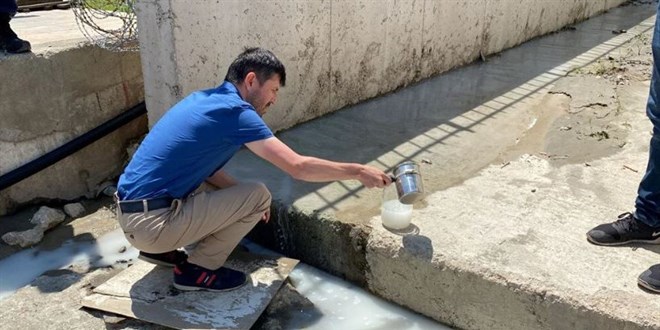 Marmara'ya akan beyaz sıvıya inceleme