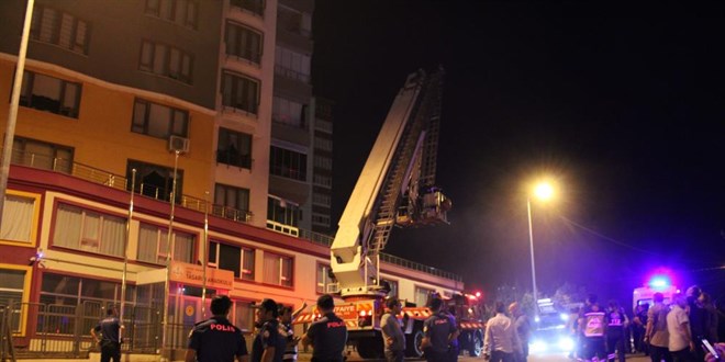 14 katlı binada yangın: 30 kişi tahliye edildi, 16 kişi hastanelik oldu
