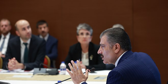 Bakan Koca'dan sağlıkçılara: Ekonomik iyileştirme beklentileri aşacak!
