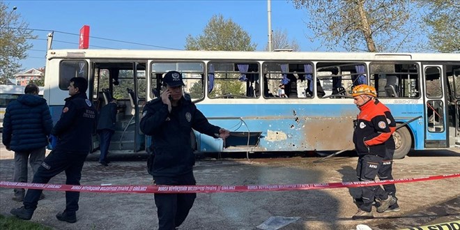 Bozdağ, şehit infaz koruma memuru Yiğit'in ailesini ziyaret etti