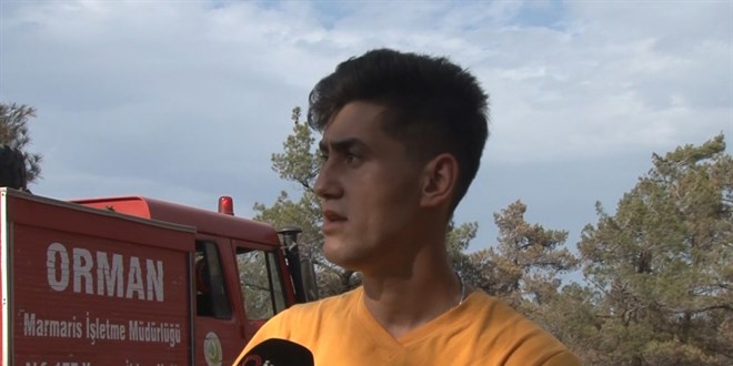 Marmaris'te alev nöbeti tutan orman işçisi: Her yer güvenli denilene kadar bu bölgedeyiz