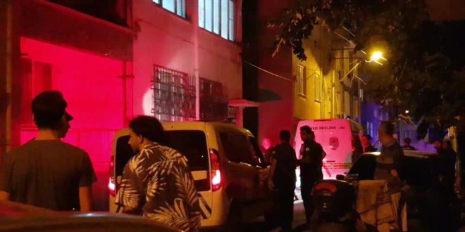 Yengesinin üzerine kuma getirmek isteyen abisini öldürdü