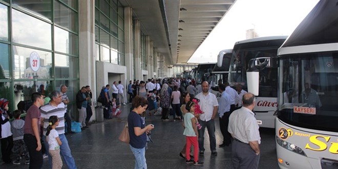 15 Temmuz Demokrasi Otogarı'nda bayram hareketliliği