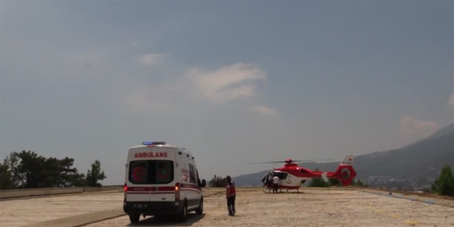 Alanya'da ambulans helikopter prematüre bebek için havalandı