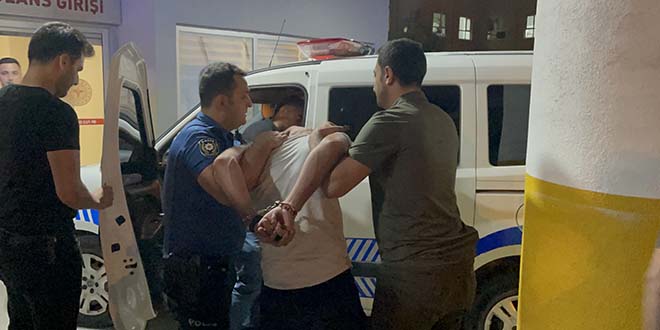 Kavgaya müdahale eden polis bacağından bıçaklandı