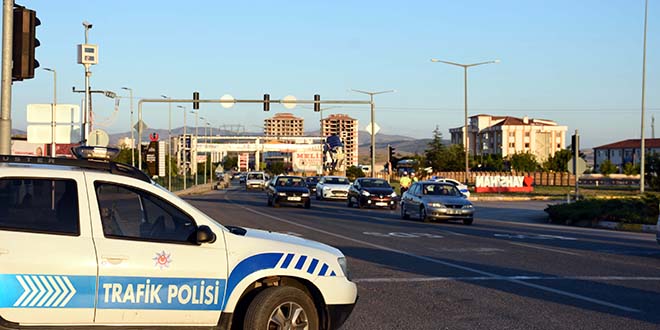 Kilit kavşakta bayramın son gününde dönüş hareketliliği başladı
