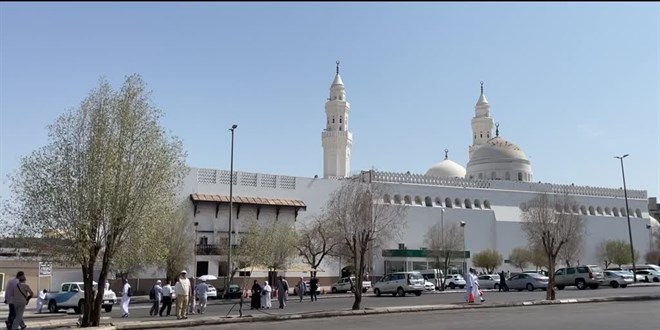 Haclar Medine'de kutsal mekan ve alanlar ziyaret etti