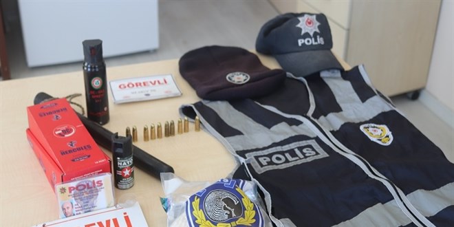 Mersin'de sahte polis kimliği ve kıyafetleriyle yakalanan zanlı tutuklandı
