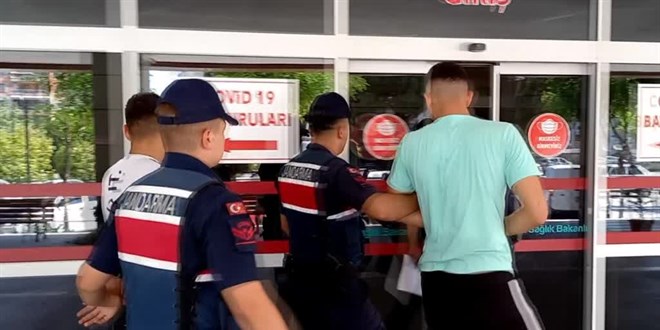 Manisa'da motosiklet gasbettikleri öne sürülen 2 kişi tutuklandı