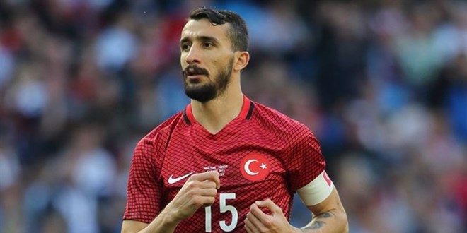 Rekorların adamı Mehmet Topal futbolu bıraktı