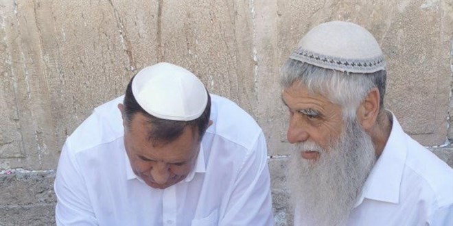 Bosnalı Sırp lider Dodik, Ağlama Duvarı'nda bağımsızlık için dua etti