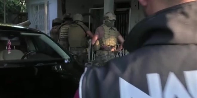 Uyuşturucu satıcılarına yönelik 'Kökünü Kurutma' operasyonunda 13 zanlı tutuklandı