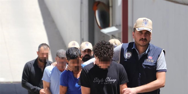 Örgüt içerisinde silahlı fotoğrafları çıktı, 'biz değiliz' dediler
